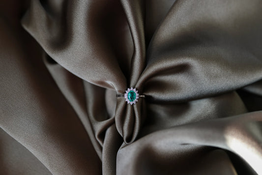 Oval Emerald Ring