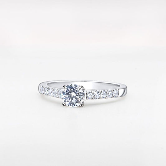 Round Diamonds Ring